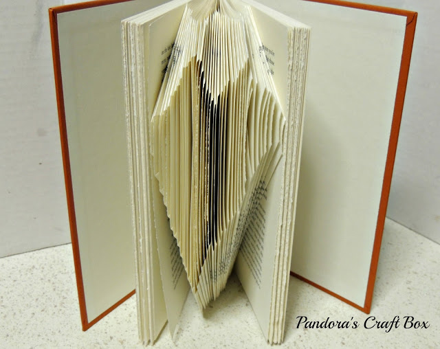 Book folding, origami, heart folding book, hear fold, book folding art, book folding tutorials, DIY, old books, folding old books, recycling books Book folding, origami, heart folding book, hear fold, book folding art, book folding tutorials, DIY, old books, folding old books, recycling books