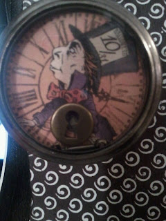 Graphic 45, paper crafts, frame, crafts, alice in wonderland art, tutorial, paper, tim holtz, ideo-ology