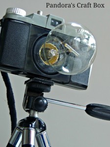 tripod lamp, tripod table lamp, wood tripod, camera lamp, wooden tripod lamp, lamp tripod, vintage camera lamp, DIY, DIY tripod lamp, DIY camera tripod lamp