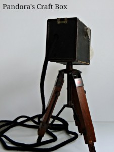tripod lamp, tripod table lamp, wood tripod, camera lamp, wooden tripod lamp, lamp tripod, vintage camera lamp, DIY, DIY tripod lamp, DIY camera tripod lamp