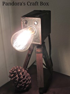 tripod lamp, tripod table lamp, wood tripod, camera lamp, wooden tripod lamp, lamp tripod, vintage camera lamp, DIY, DIY tripod lamp, DIY camera tripod lamp, brownie box camera