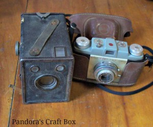 tripod lamp, tripod table lamp, wood tripod, camera lamp, wooden tripod lamp, lamp tripod, vintage camera lamp, DIY, DIY tripod lamp, DIY camera tripod lamp