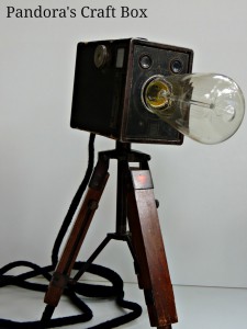 tripod lamp, tripod table lamp, wood tripod, camera lamp, wooden tripod lamp, lamp tripod, vintage camera lamp, DIY, DIY tripod lamp, DIY camera tripod lamp