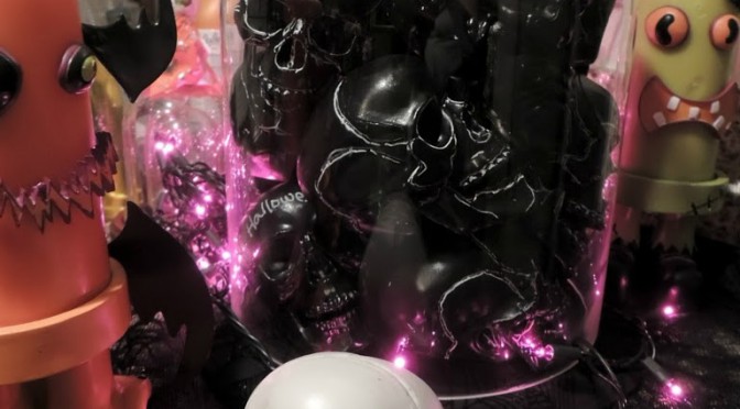 Halloween-Glass-Dome-chalkboard-skull1