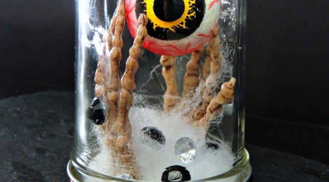 Halloween-eyeball-skeleton-mason-jar-DIY1