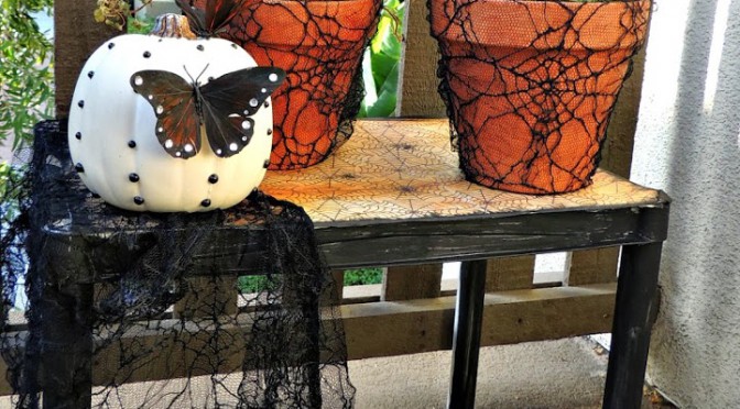 decopodge-table-and-stiffy-fabric-planter-tutorial