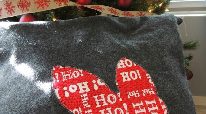 reindeer-burlap-felt-pillow-tutorial