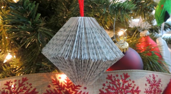 Book-folding-origami-Christmas-ornament-tutorial