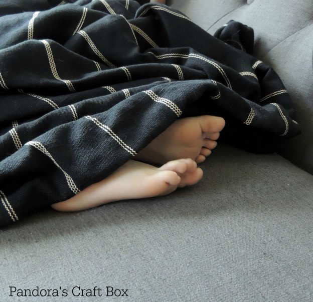 throw-blanket-with-fabric