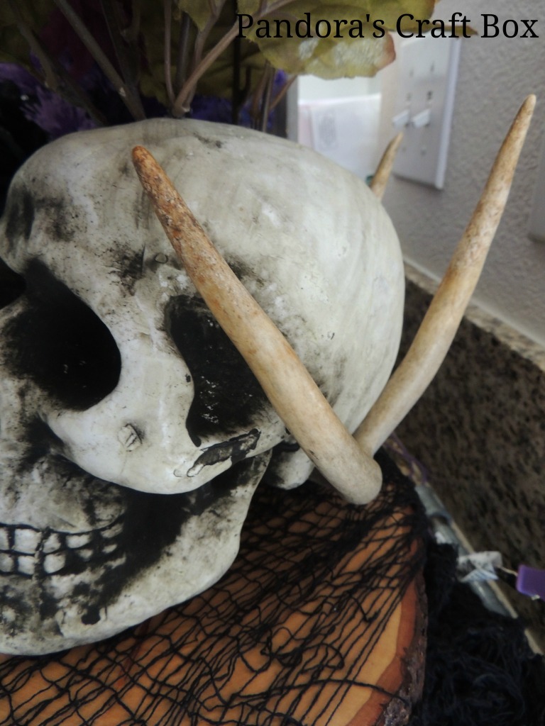 Halloween decor, Hallloween center piece, Halloween crafts, Skull