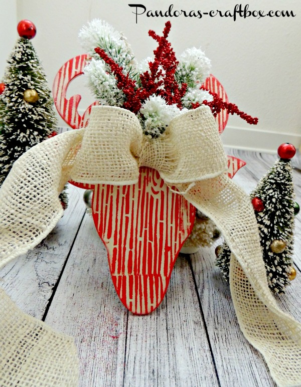 reindeer, home decor, plaid stencil, wooden stencil, burlap bow, Christmas decor, christmas craft, diy, tutorial,