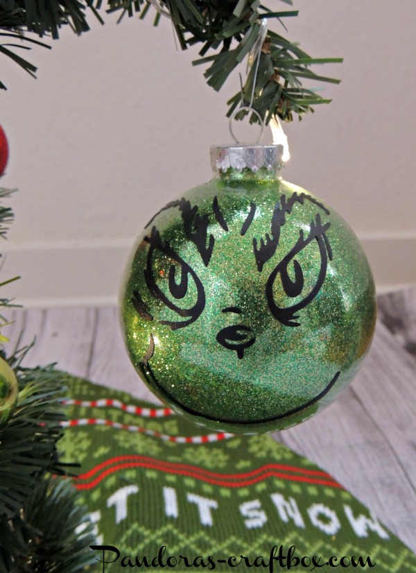 grinch christmas, grinch, christmas decor, christmas crafts, christmas tree, diy, tutorial, grinch ideas, mini christmas tree