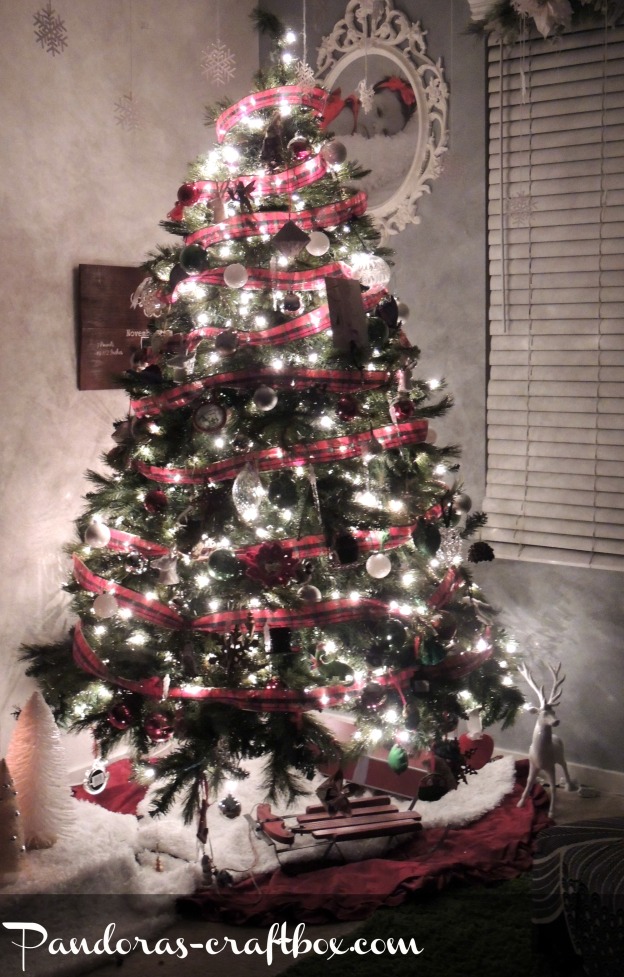 Christmas tree, christmas decor ideas, DIY chrismas tree, plaid chrismas, holiday decor