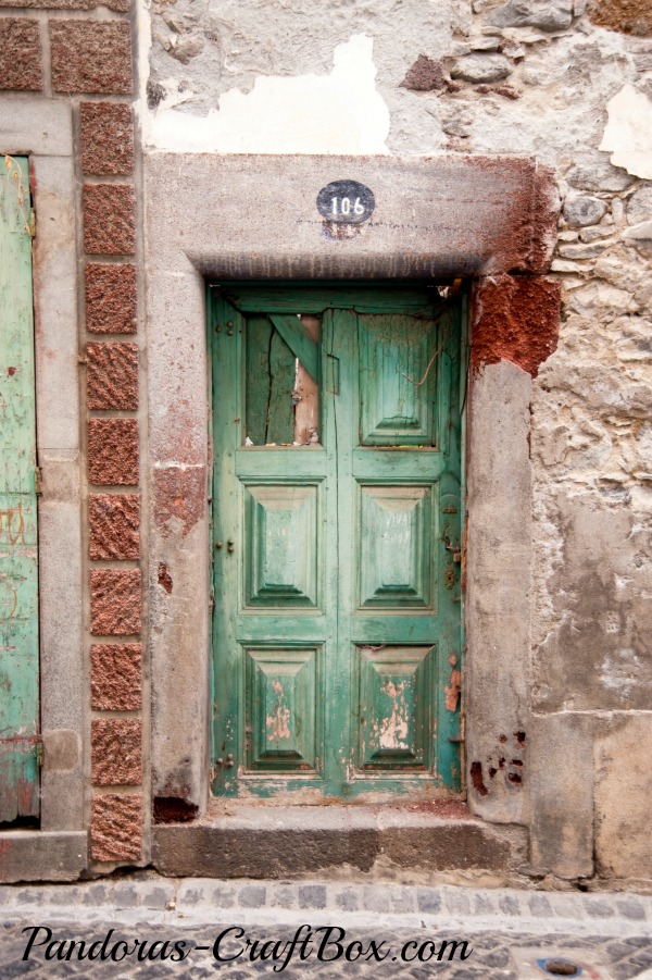 graphicshock, green door, old barn door, green, chic, vintage, old